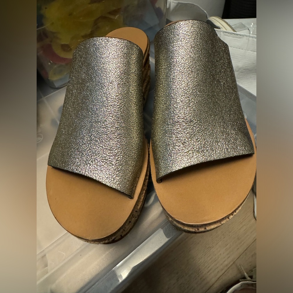 Chloe leather metallic gold cork wedge sandals size 8